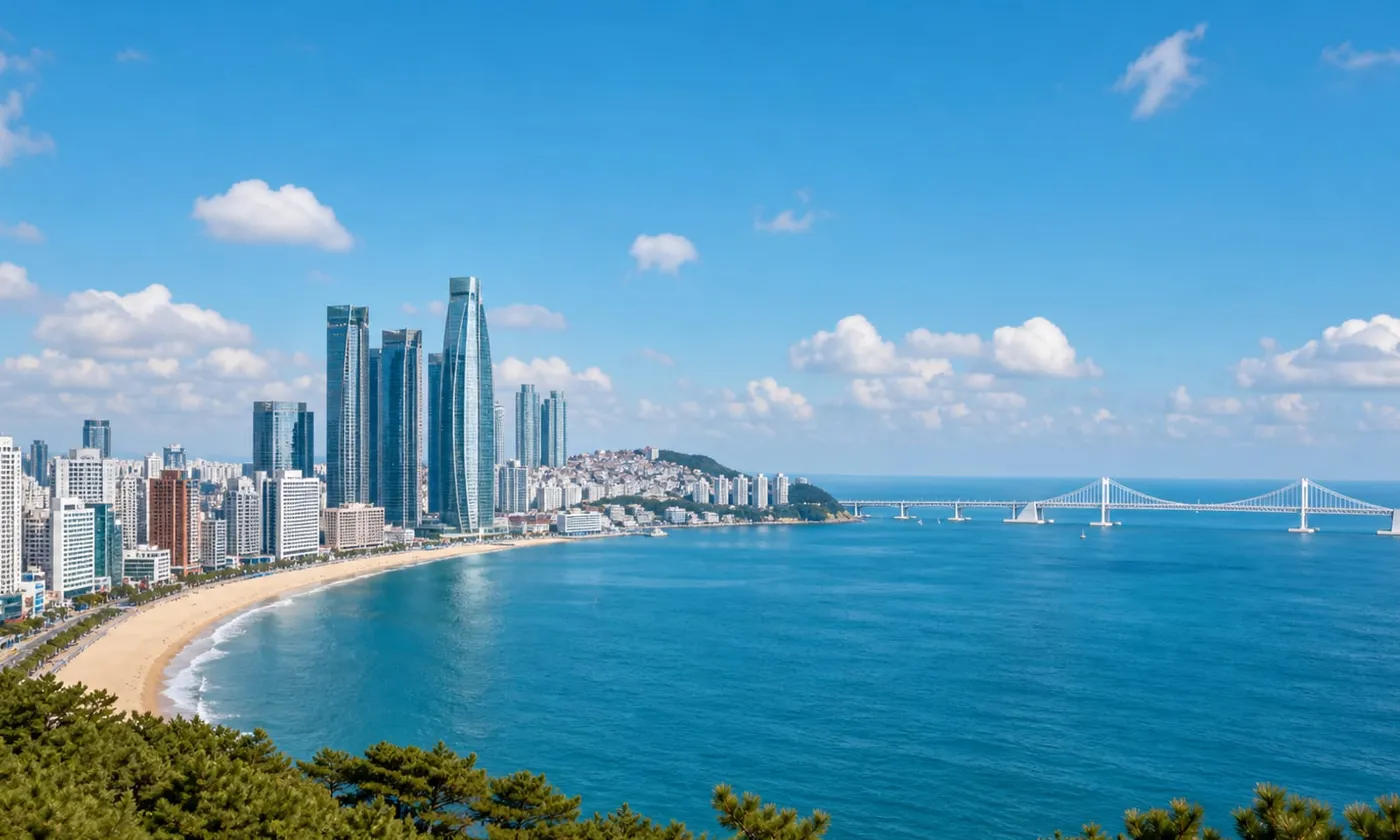 釜山海雲台海岸與廣安大橋白天海港城市景色,釜山自由行示意